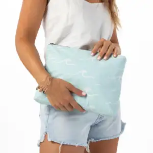 Aloha Seaside Mid Pouch